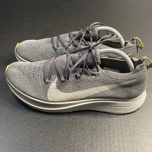 MENS NIKE ATHLETIC SHOES